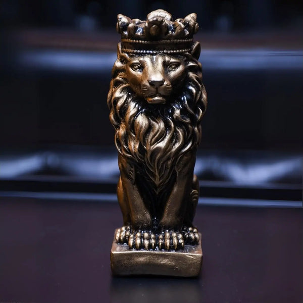 Escultura Leão com Coroa Dourado Envelhecido Gesso Decorativo